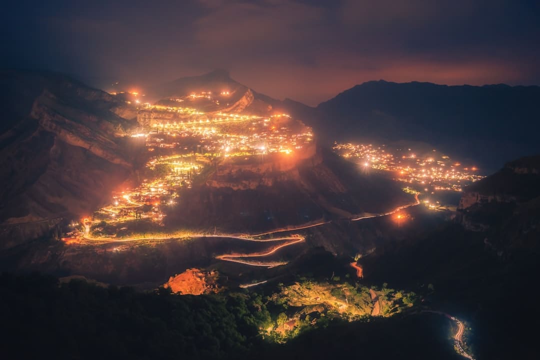 哈登与遭枪击留学生重逢 温情互动感动球迷